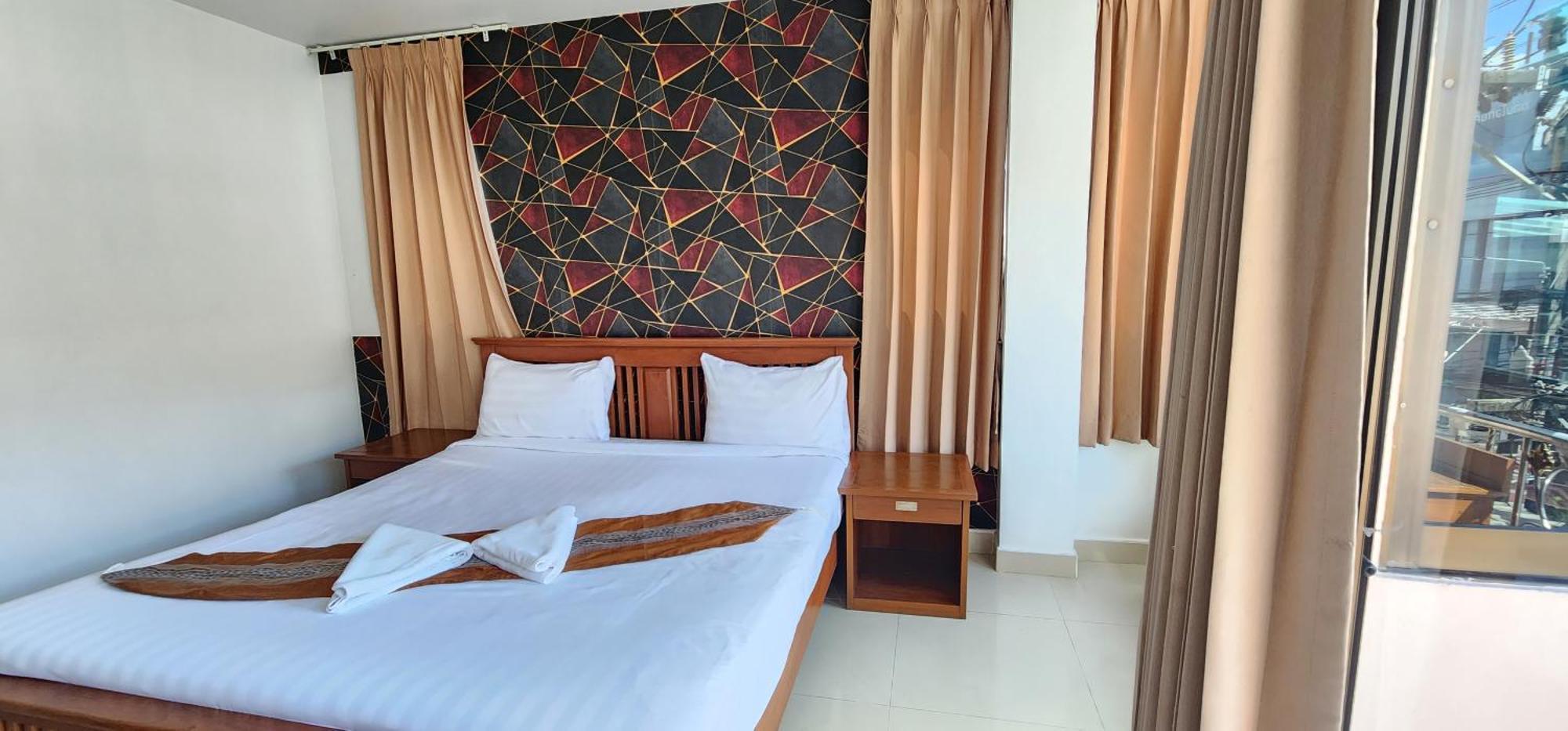 Royal Sweet Hotel Patong Luaran gambar